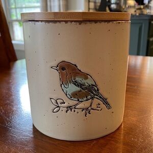 Spectrum Inhomestylez Larger Spring Bird Reactive Canister
